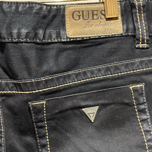 Guess bootleg jeans. Dark wash - Picture 3 of 6